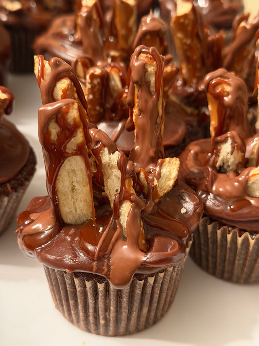 BEER & PRETZEL CUPCAKES